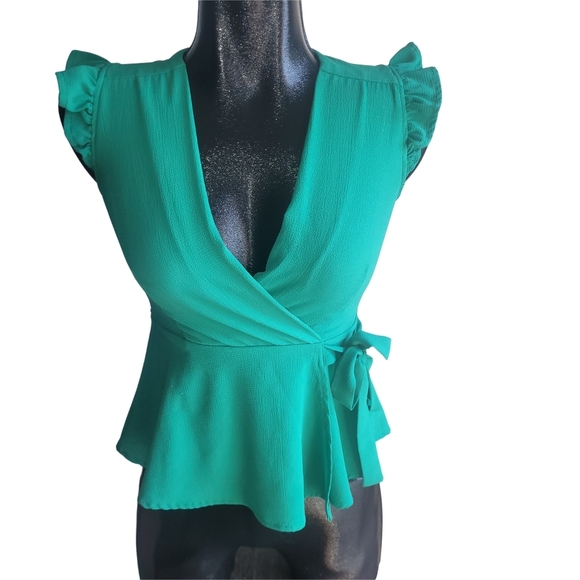 Monteau Ruffled Short Sleeve Green Wrap Top XS - Picture 2 of 7